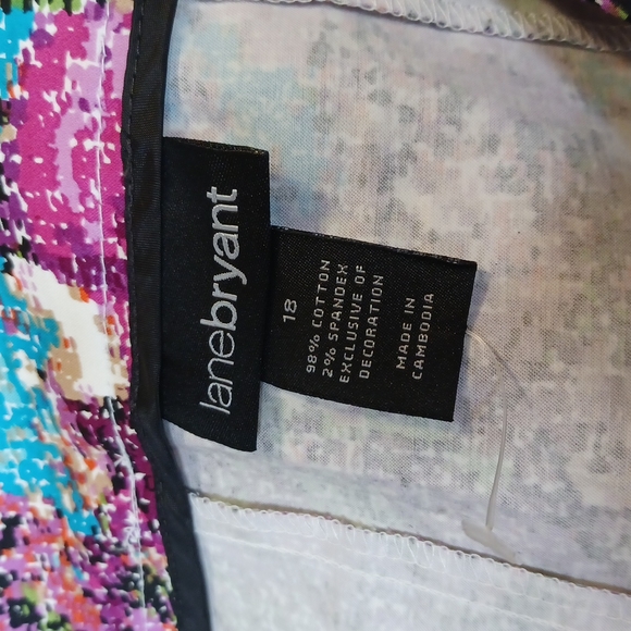 NWOT Lane Bryant Pixal Floral A-line Skirt - Picture 4 of 4